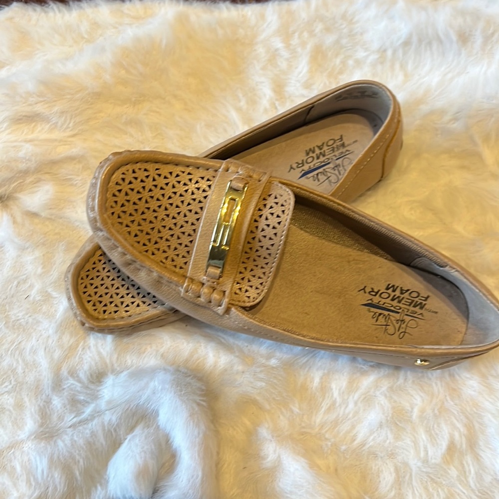 Life Stride memory foam tan loafers